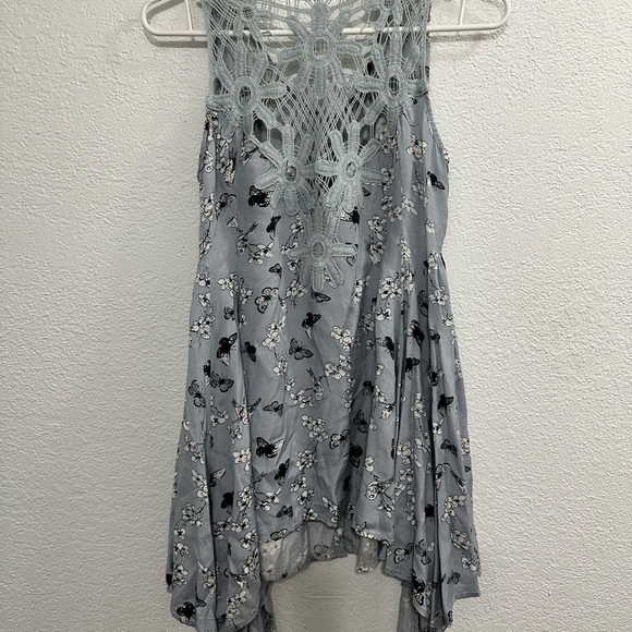 Devoted Luxury Apparel Womens Crochet Floral Tank With Kerchief Hem Birds Size M - Picture 4 of 6